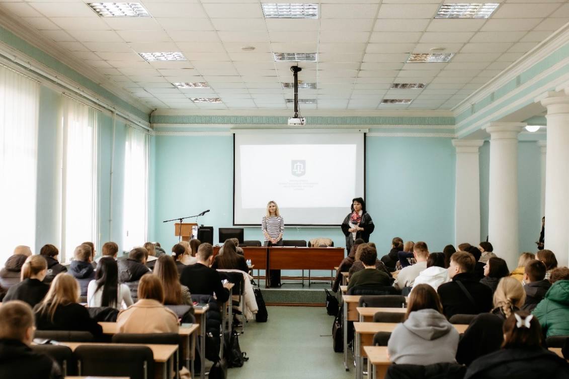 У Хмельницькому обговорили особливості державної реєстрації громадських об’єднань та переваги модельного статуту